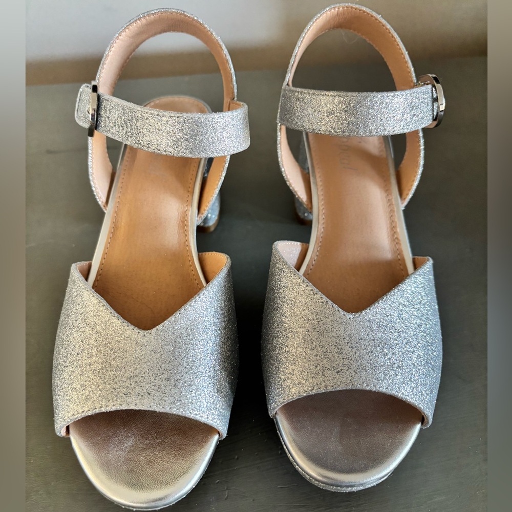 Elegant Silver Women's Sandals